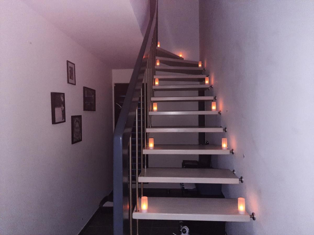 آجد Chambre Cosy Adults Only المظهر الخارجي الصورة